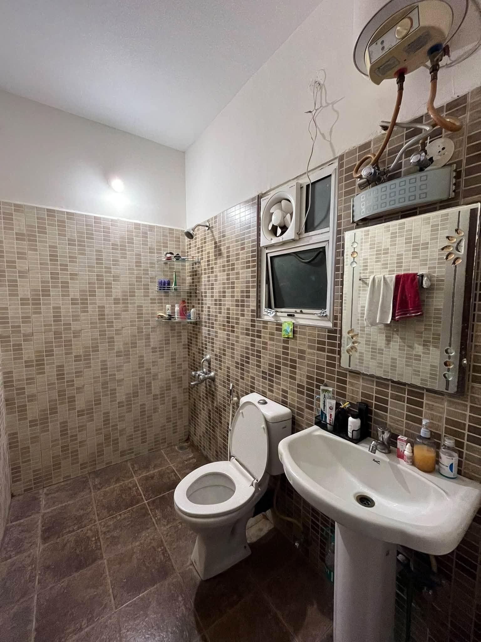 Room in Brookefield