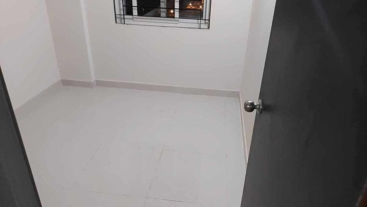 Room in Brookefield