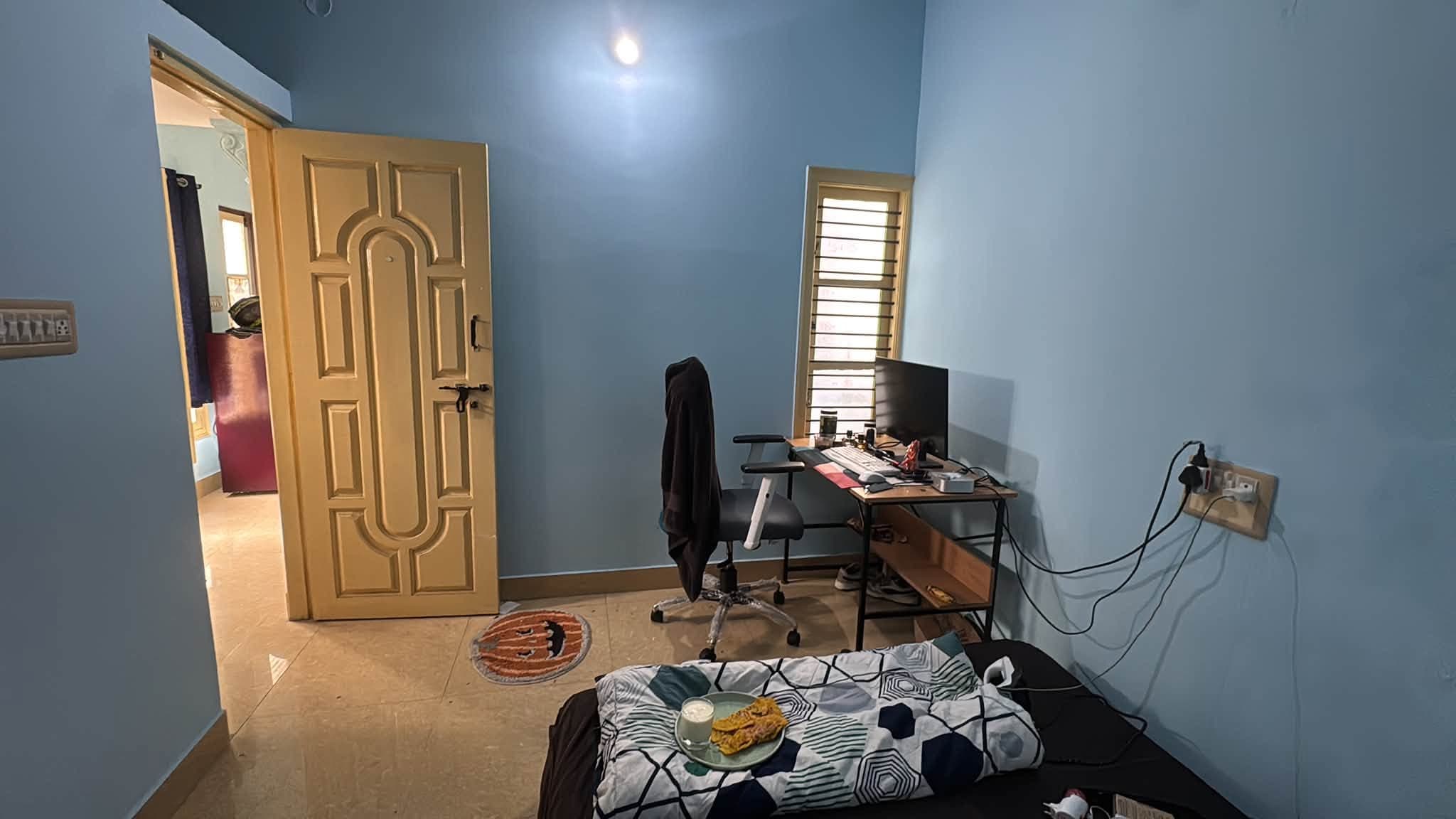 Room in Kasturi Nagar