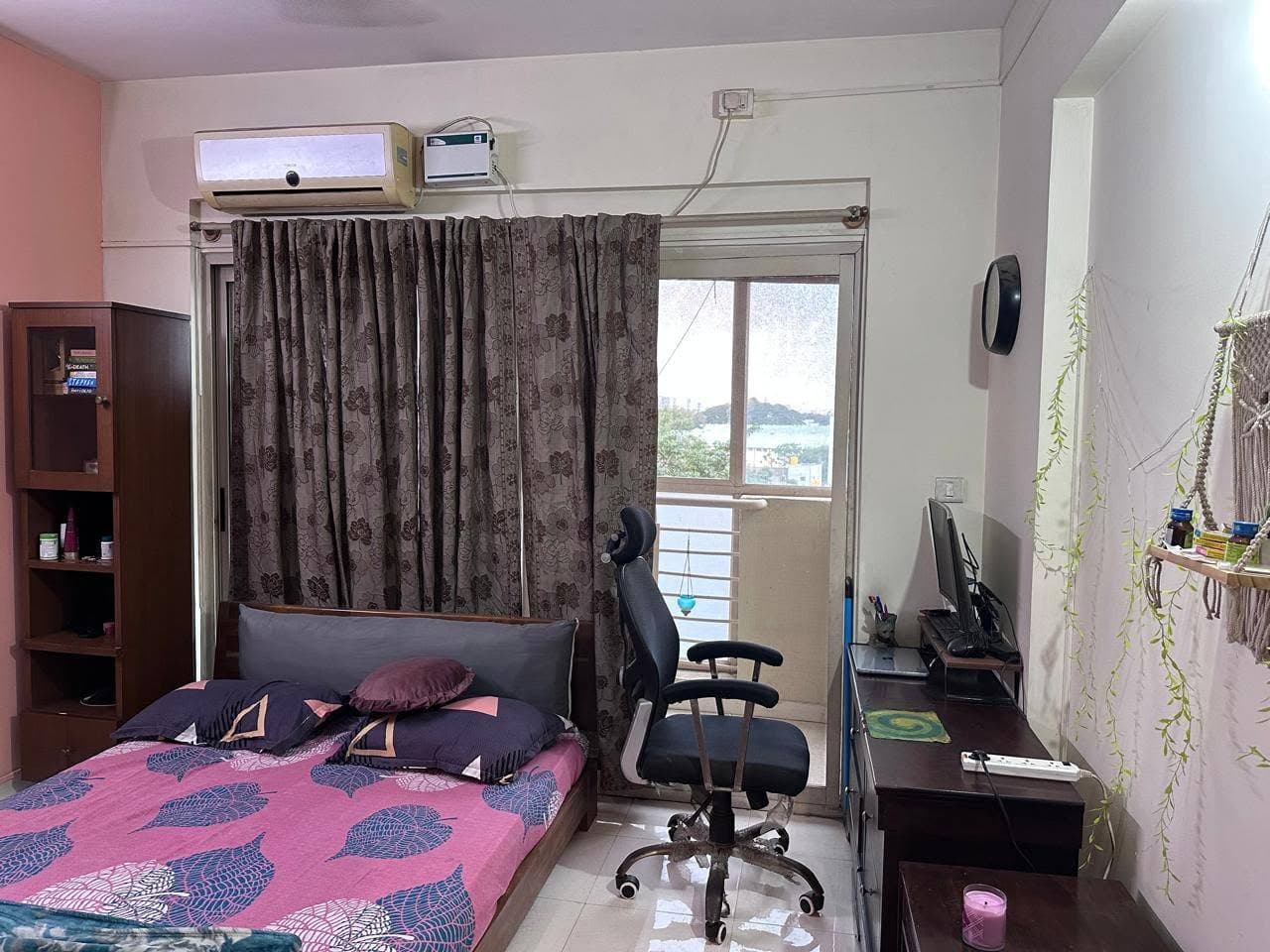 Room in KR Puram
