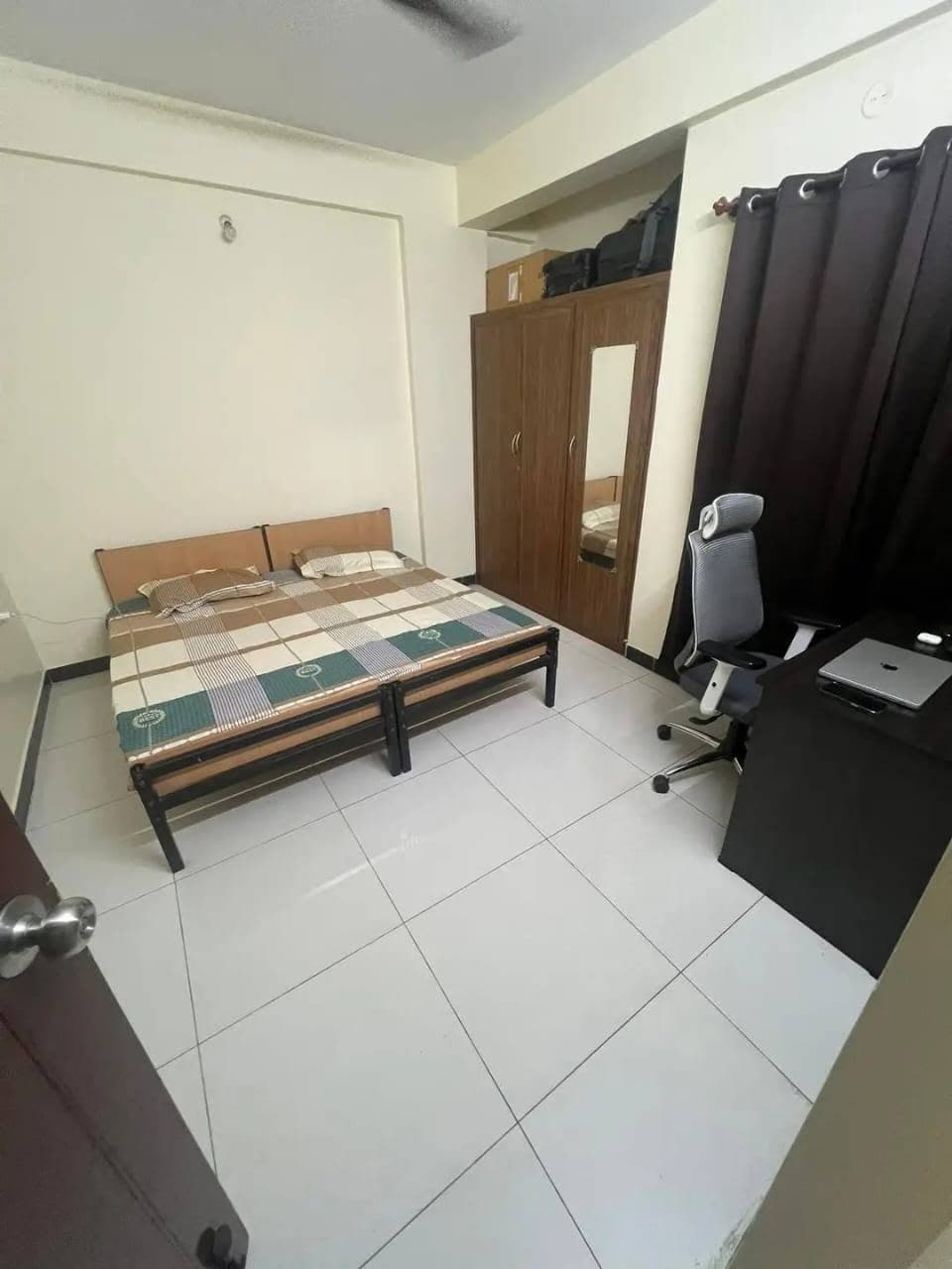 Room in Murgeshpalya