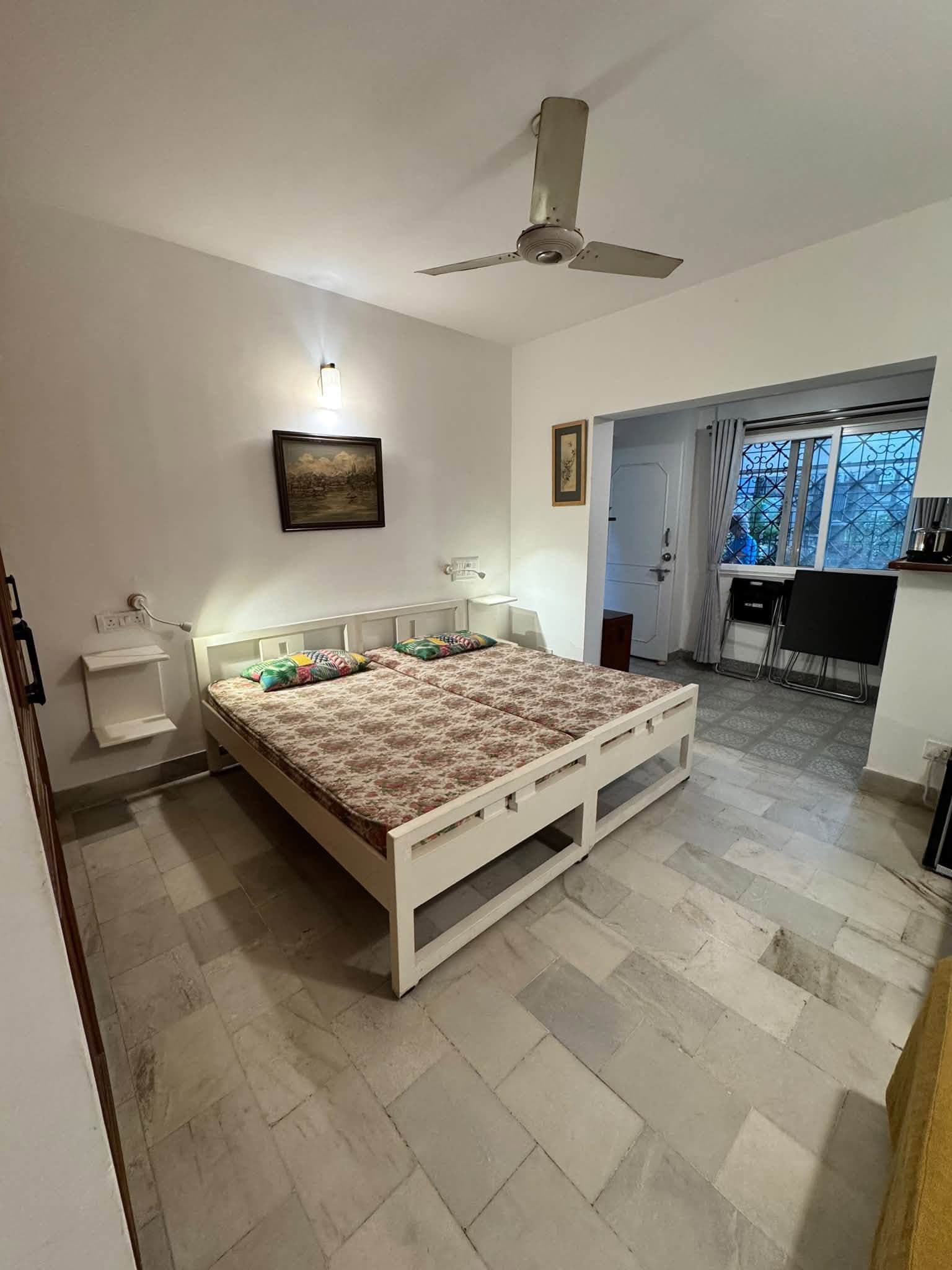 Room in Richmond Town